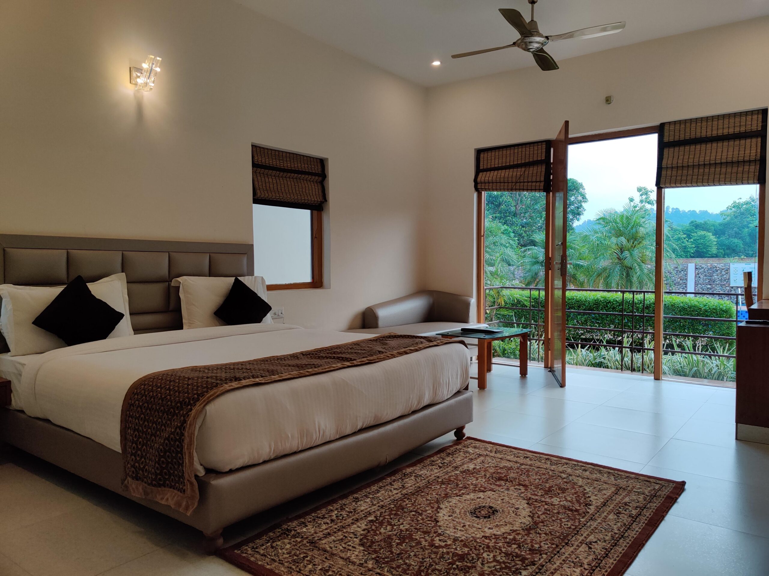 Corbett Panorama Resort - Pool View Suite