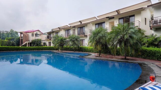 Corbett Panorama Resort - Swimming pool